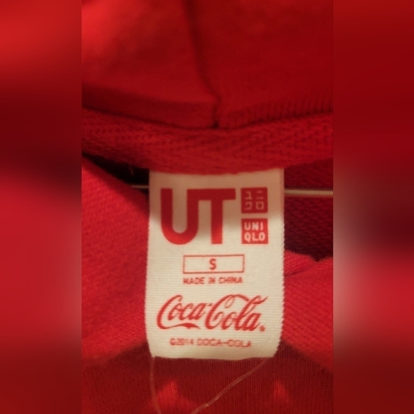 Coca Cola Men's Size Small Red Logo Graphic Front Long Sleeve Pullover Hoodie - Picture 3 of 6